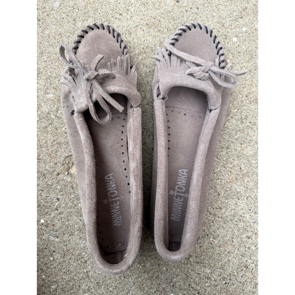 Minnetonka Kilty Suede Moc Grey Fringe Driving Moccasin Loafers 401T Womens 7 - Picture 6 of 9